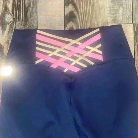 Women’s Fabletics power hold leggings size small - Picture 6 of 6